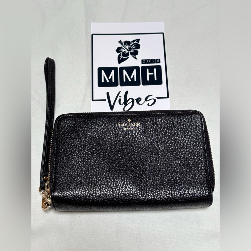 Kate Spade Black Pebbled Leather Wristlet -EUC